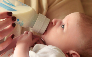 How often do newborns have to eat? - A guide to feeding for new parents